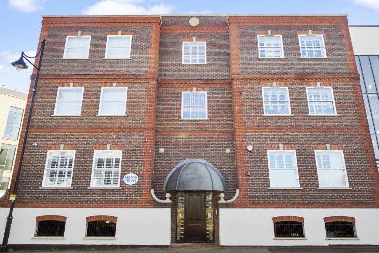 Flat 1 Bridge House Staines-upon-Thames Exterior foto